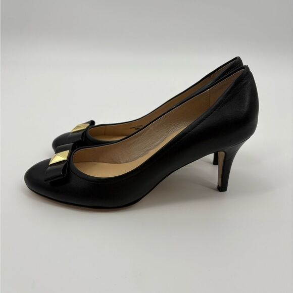 Kate spade | Black Leather Pumps with Gold Accent bow | 8.5 - Picture 4 of 7